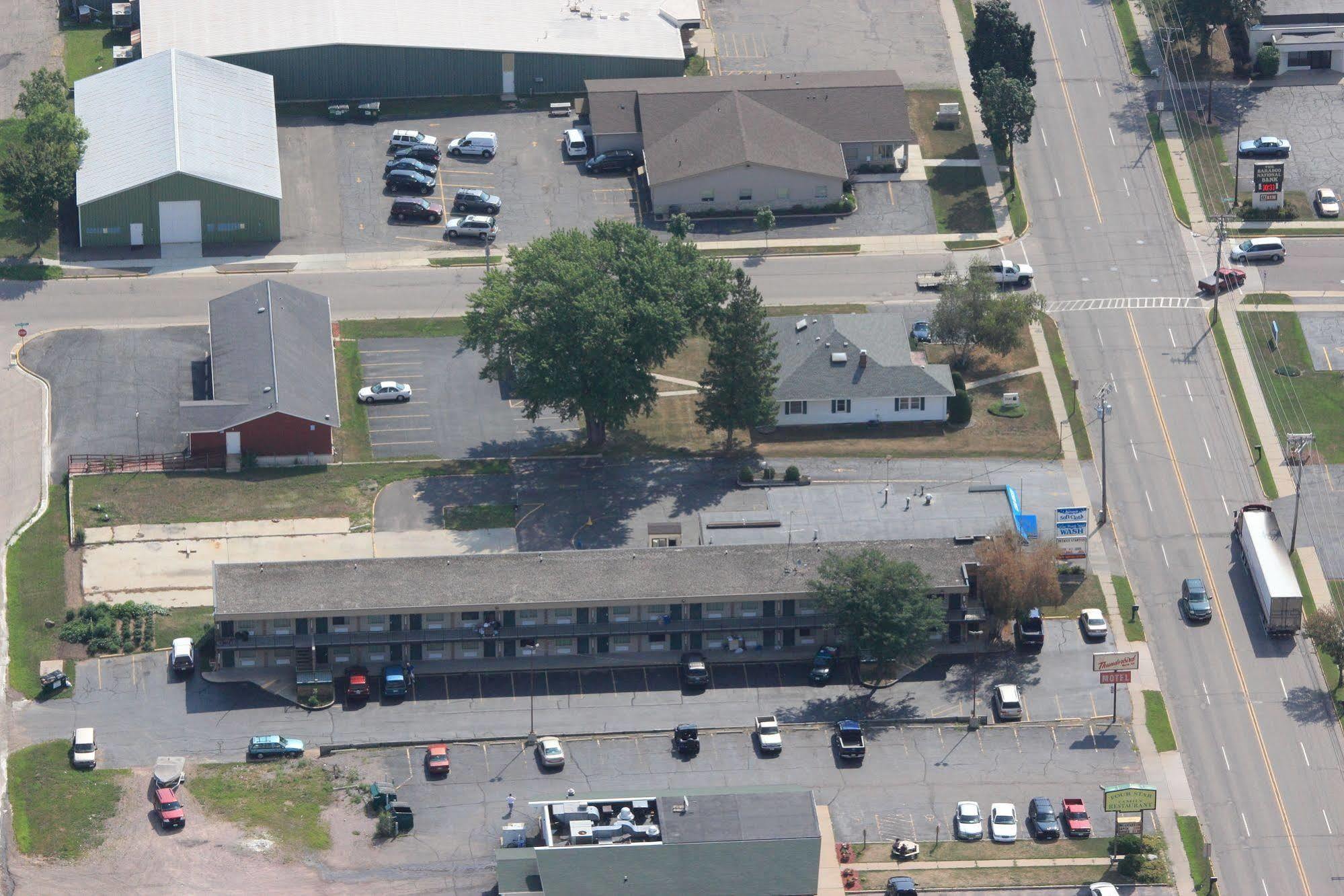 Thunderbird Motor Inn Baraboo Εξωτερικό φωτογραφία